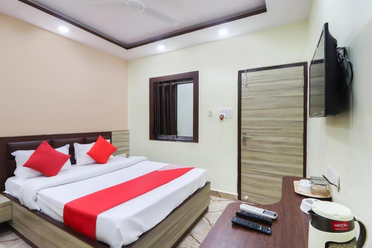 Capital O Hotel 7Th Heaven Jamshedpur Extérieur photo